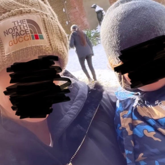 ISO GUCCI BEANIE - Picture 1 of 1